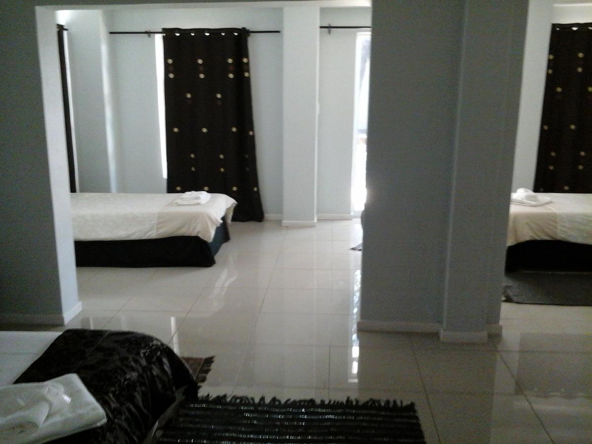 Village Boutique Hotel Otjiwarongo Habitación foto