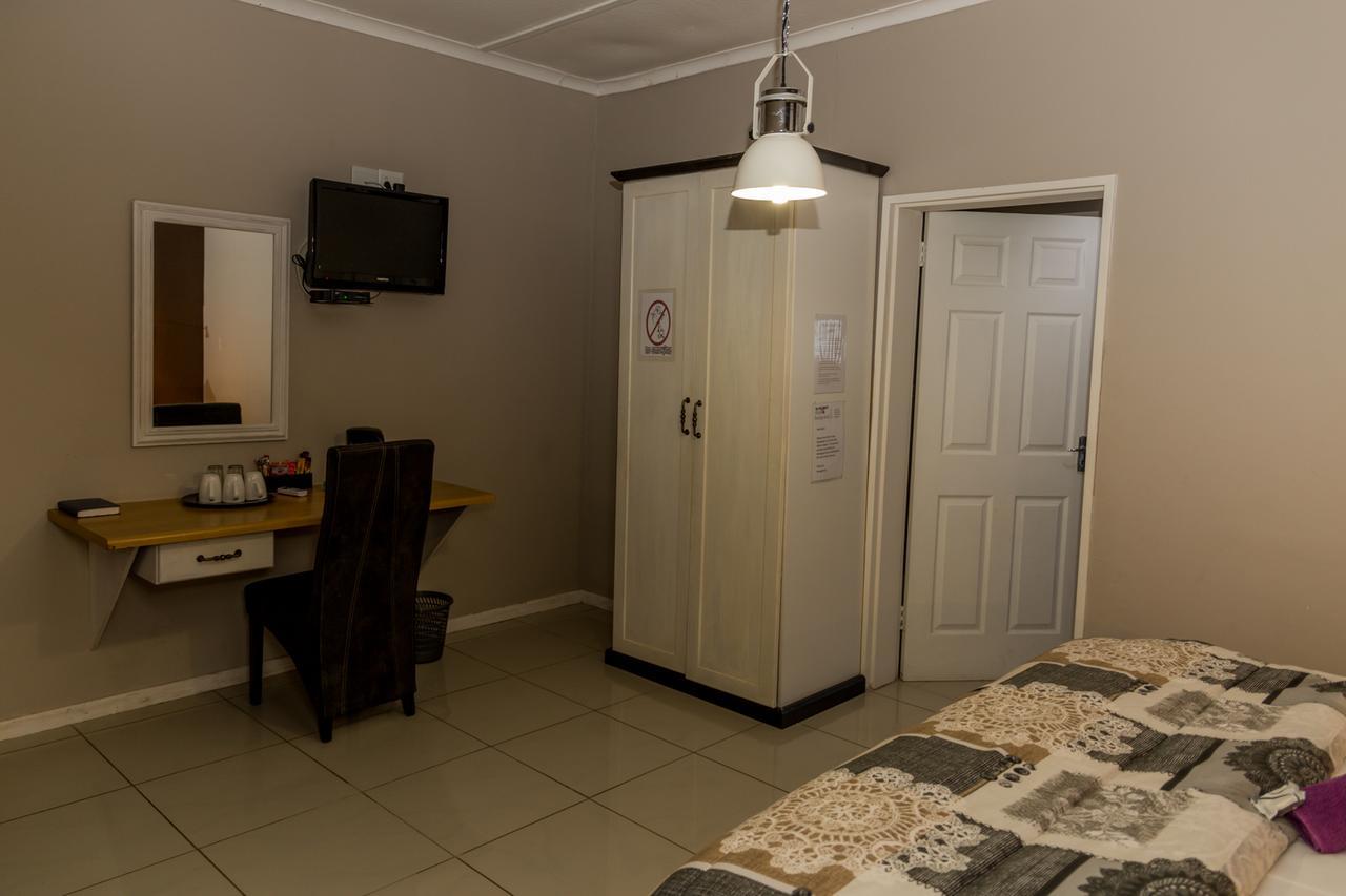 Village Boutique Hotel Otjiwarongo Exterior foto